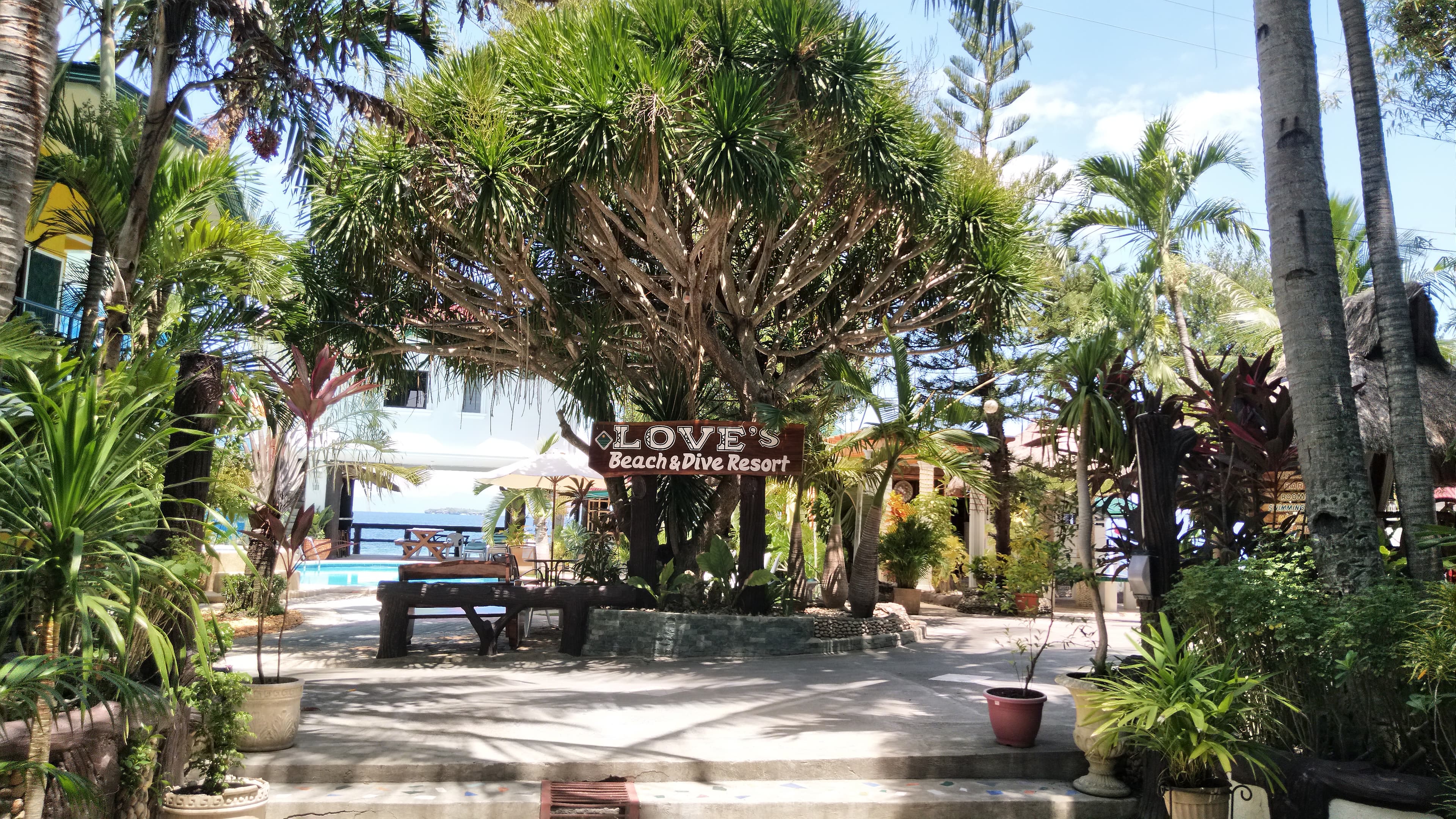 Love's Beach & Dive Resort