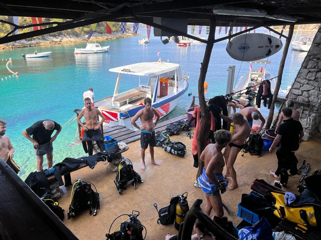 Aqualis Dive Center