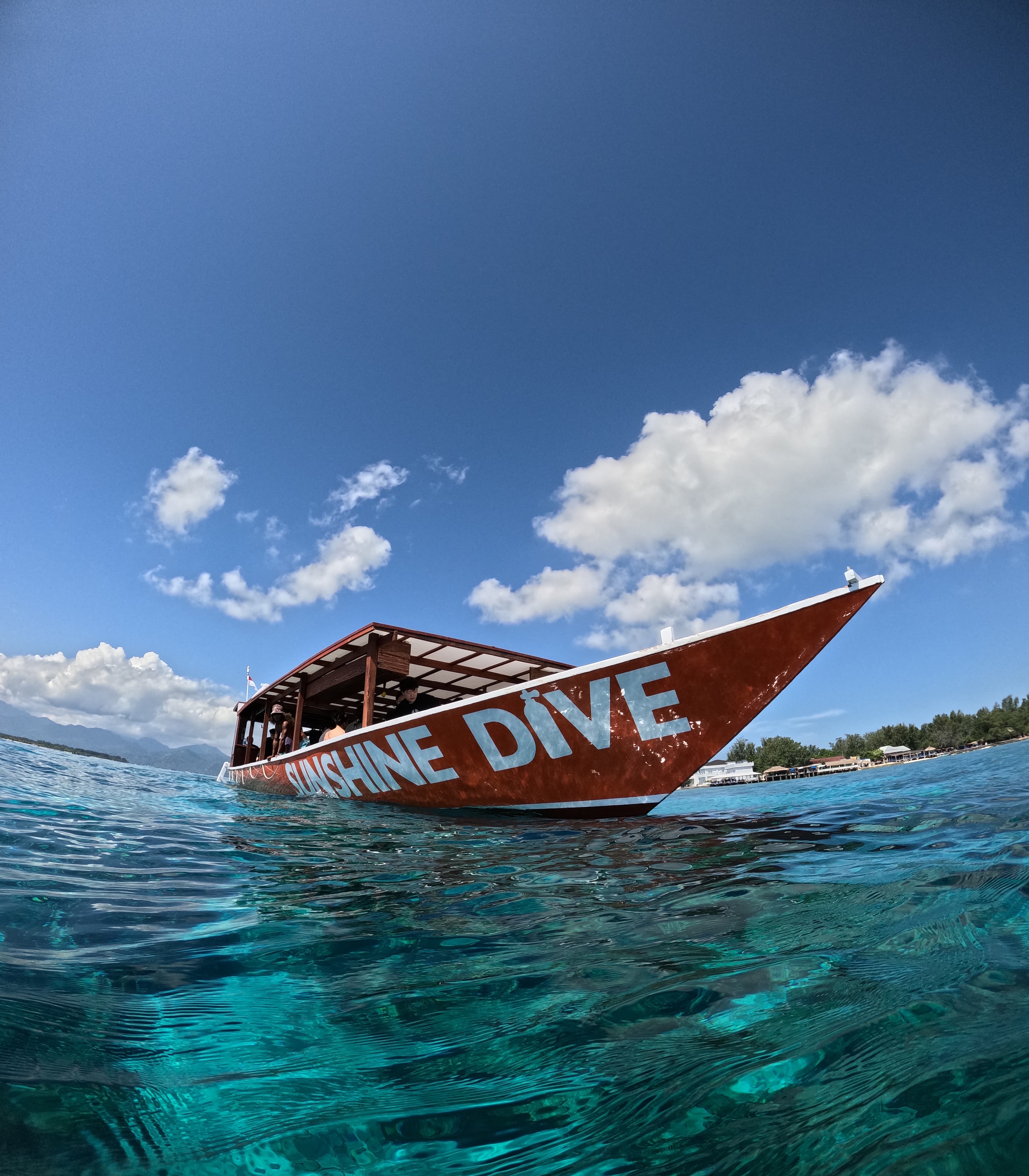 Sunshine Dive