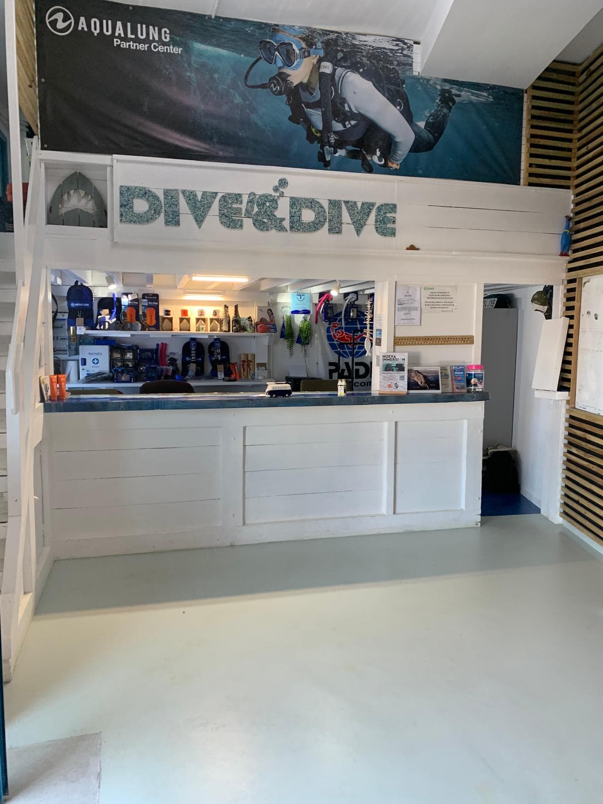 Dive & Dive